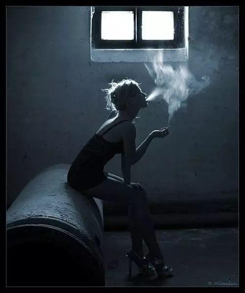 欧美另类头拳脚图片